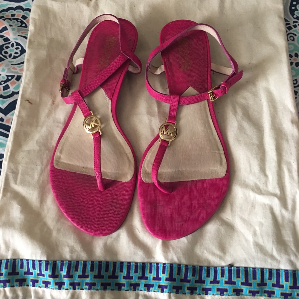 SandalsMK